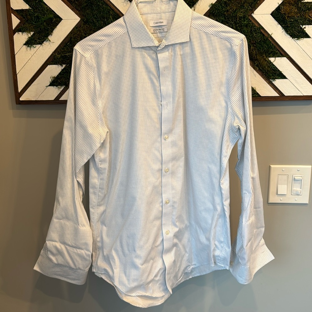 Calvin Klein men’s dress shirt - size 15.5 / 34